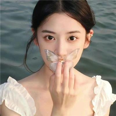 小镇春回